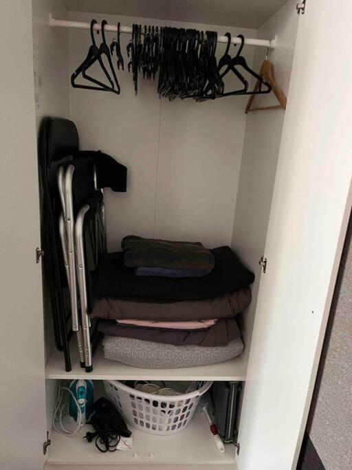 Comfortable Studio+free Parking For Small Car Apartment *