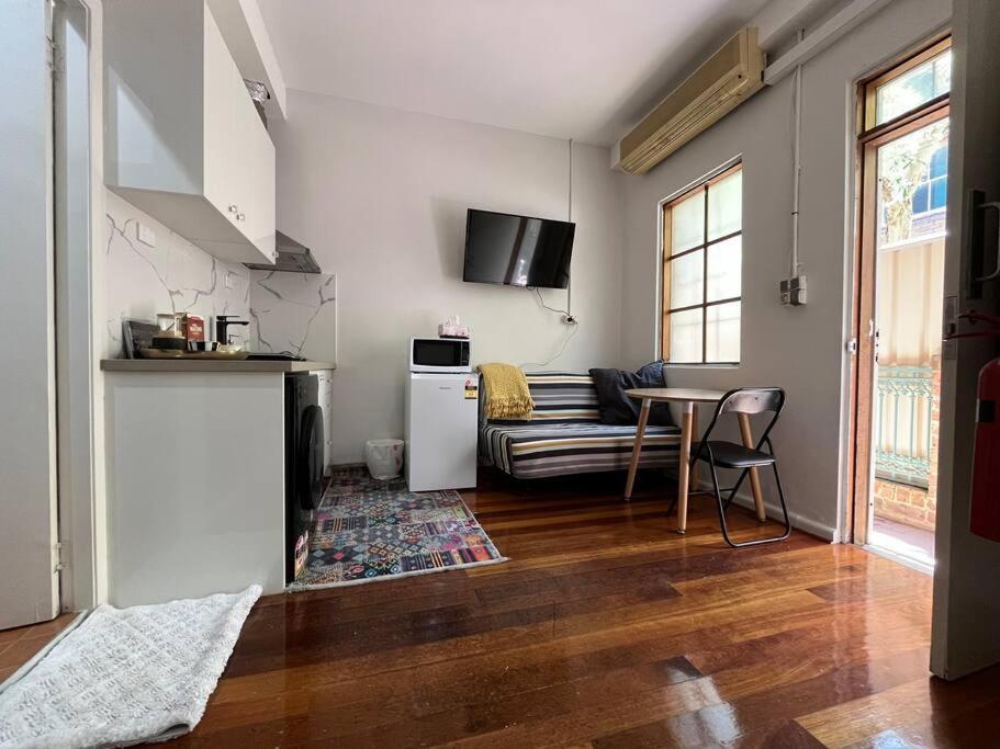 Comfortable Studio+free Parking For Small Car Apartment